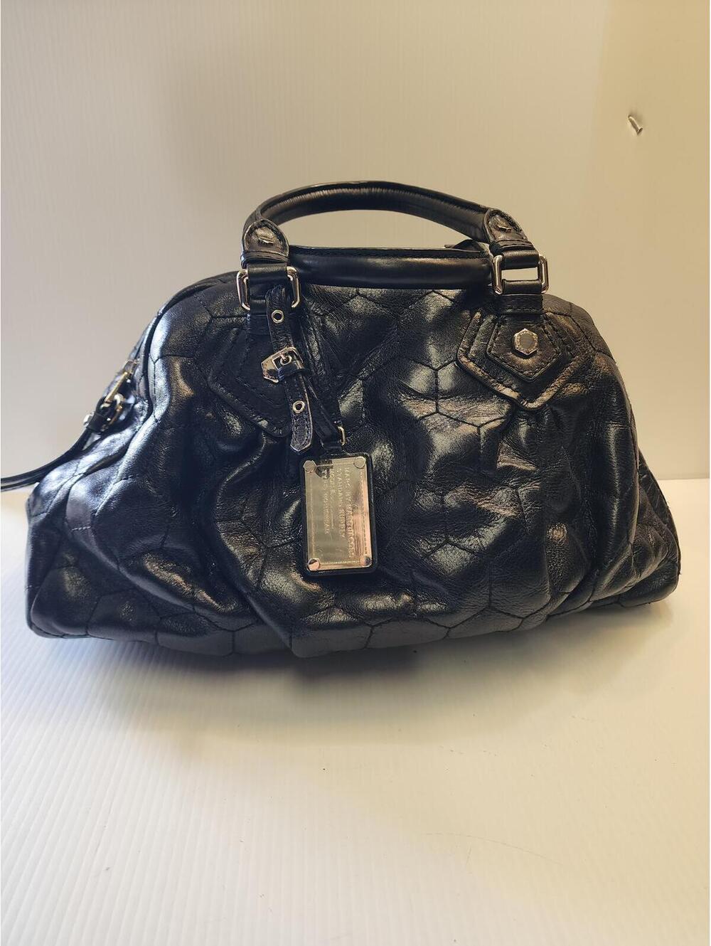 Vintage Y2k Black Marc Jacob's Leather Handbag with a Quilted Honey Comb Pattern